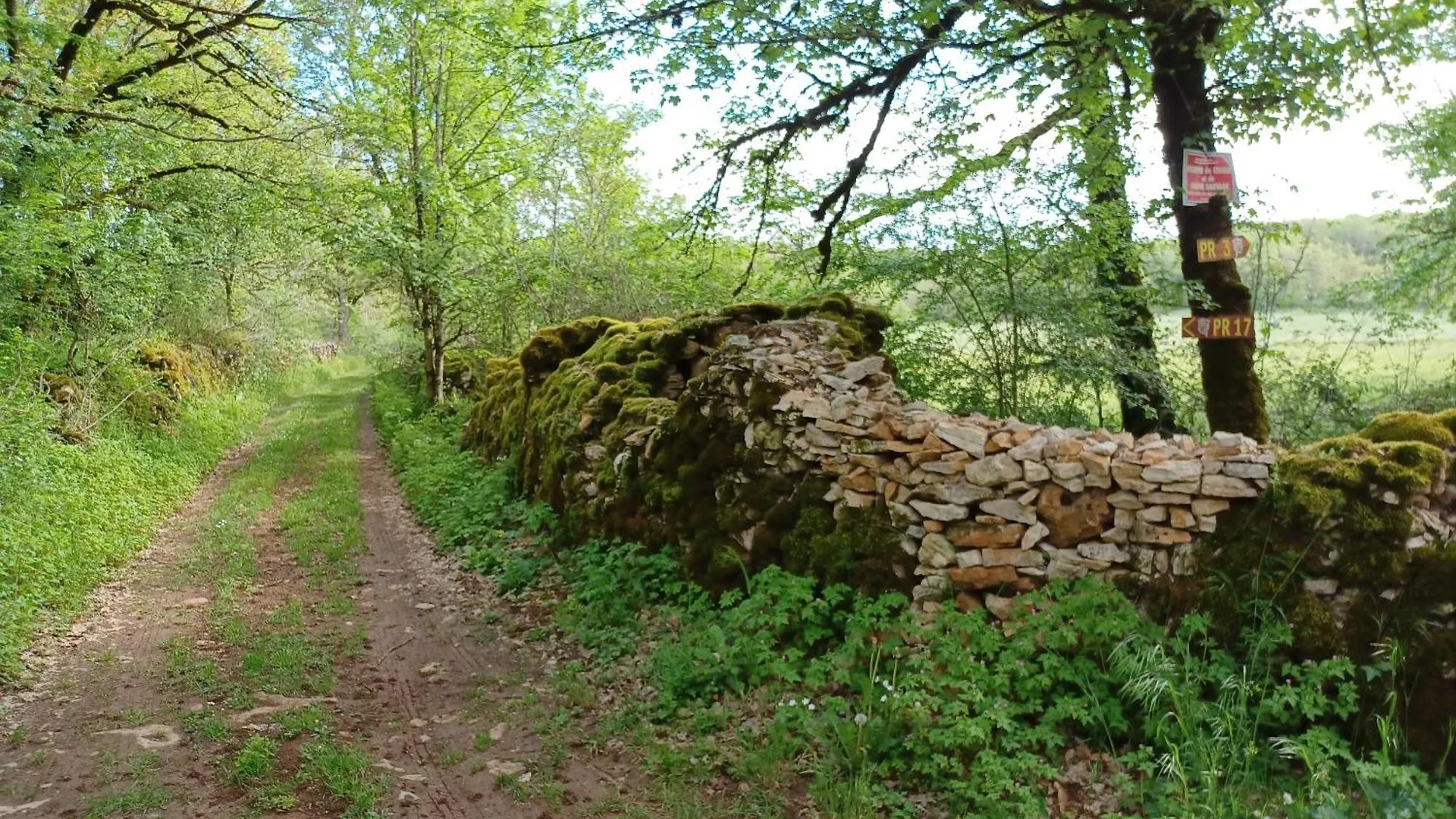 別荘 La Petite Maison Du Bosc サン・タントナン